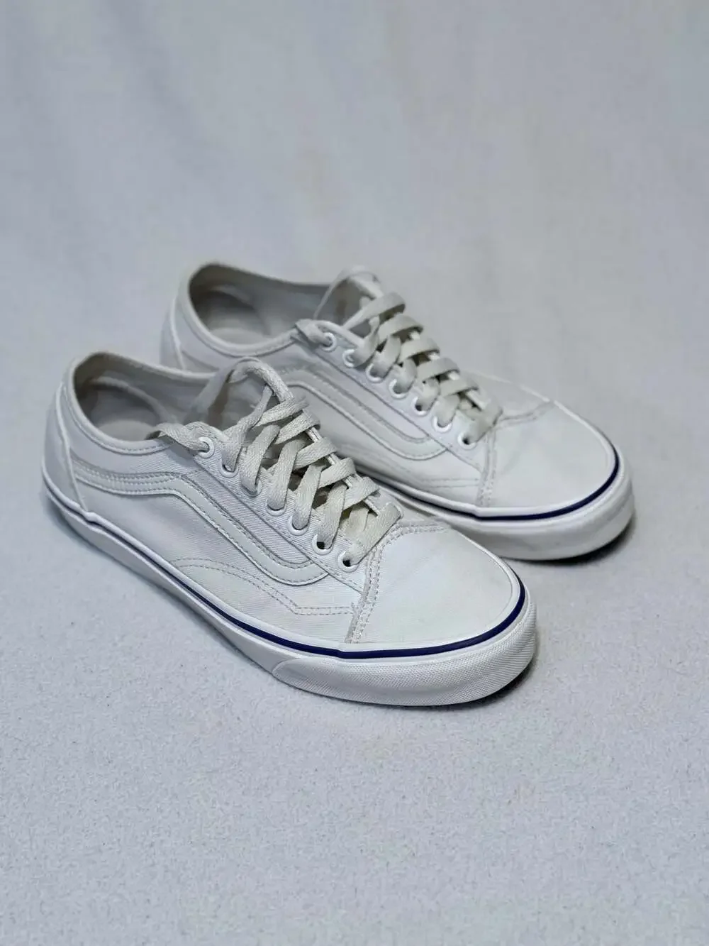 Streetwear Retro Y2K Vans Old Skool Tapered Canvas Sneakers in White with white